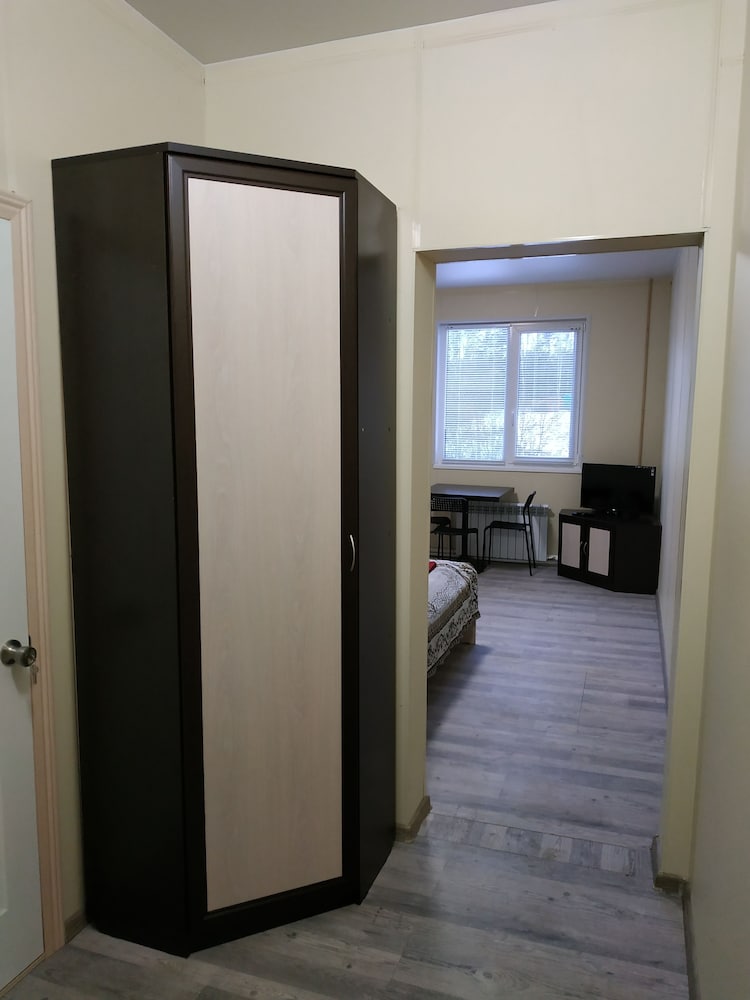 Economy Triple Room photo 2