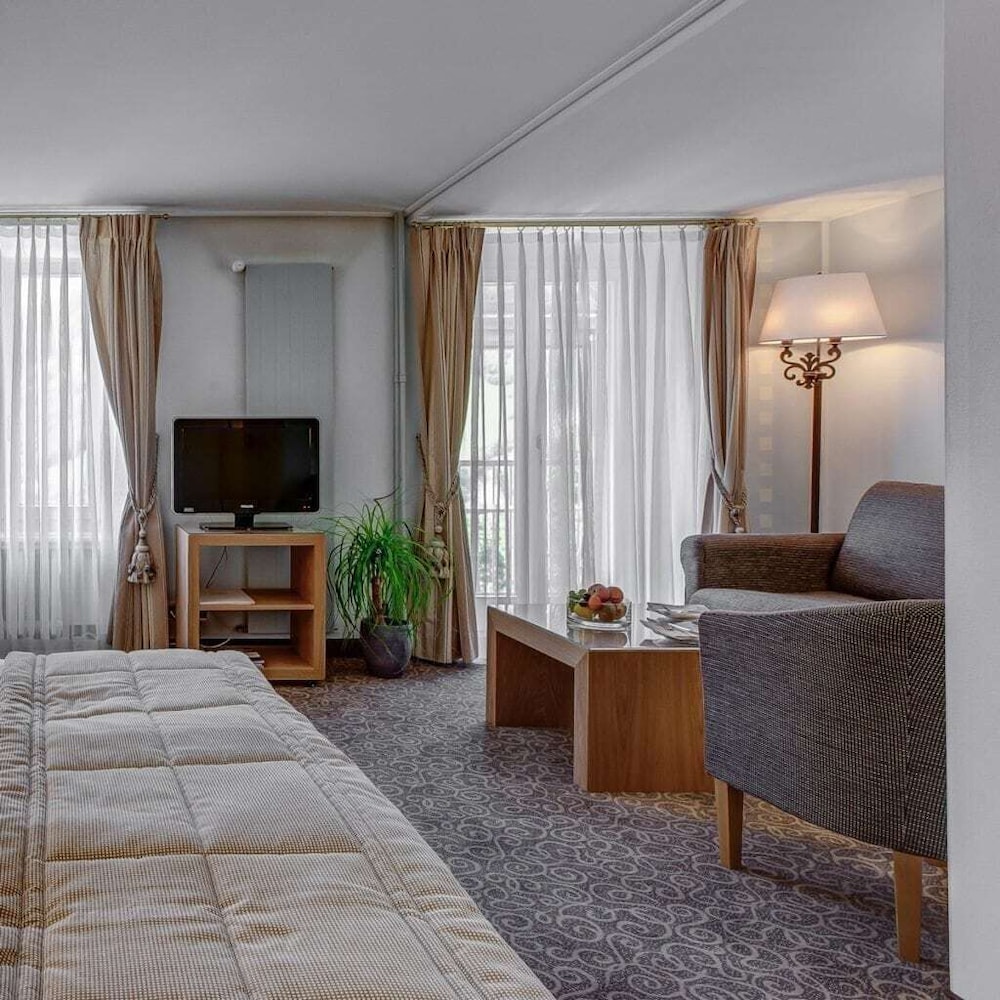 Deluxe Room, Balcony, Mountain View photo 1