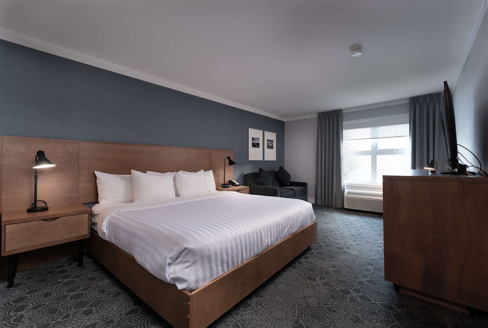 Suite, Multiple Beds, Non Smoking (Living Room;with Single Sofabed) photo 1