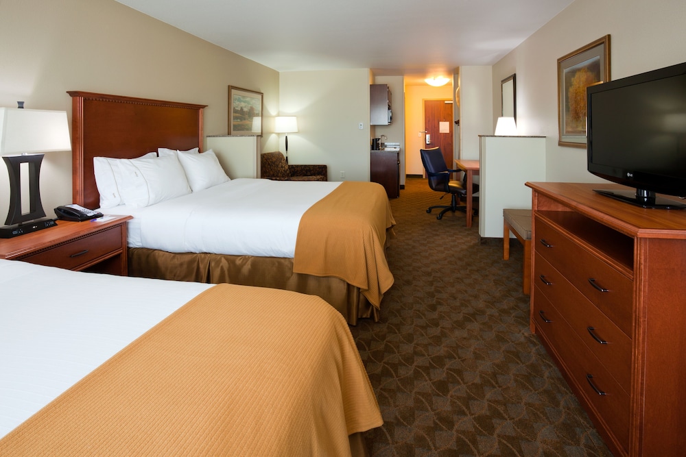 Suite, Multiple Beds photo 2