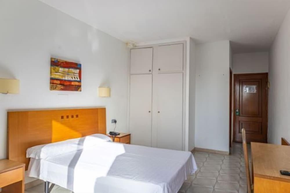 Standard Double Room, 2 Twin Beds - Photo 10