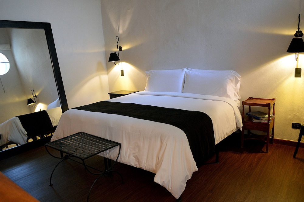 Classic Double Room, 1 King Bed, Private Bathroom photo 1