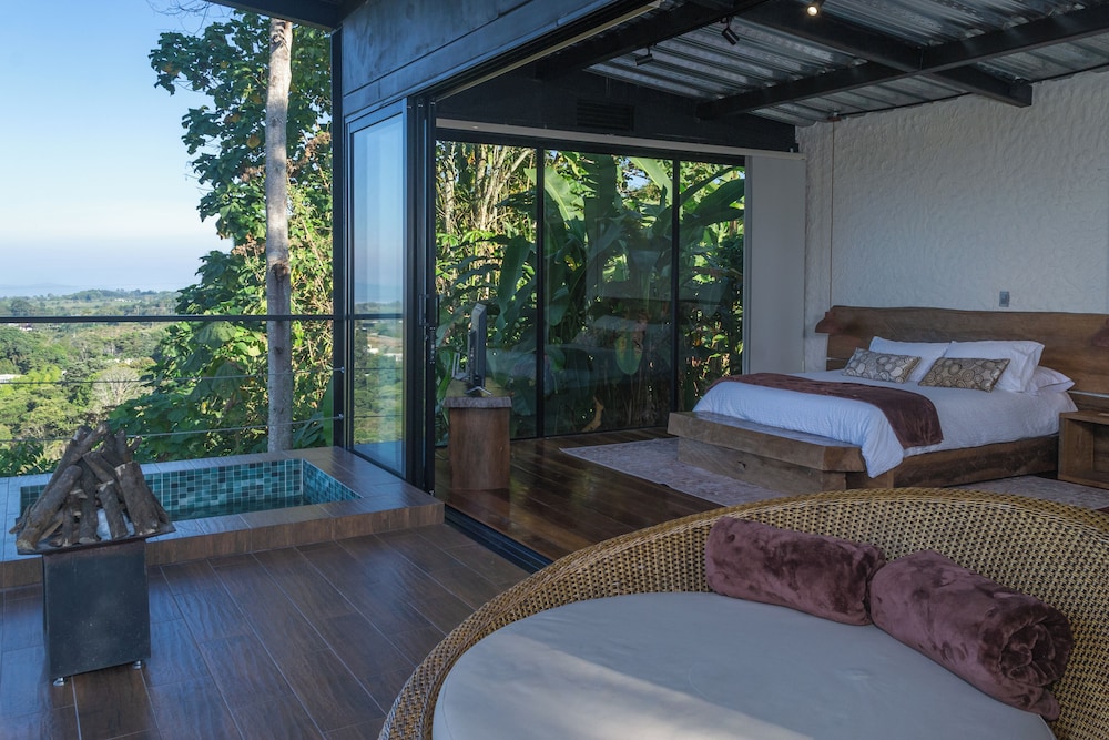Luxury Suite, Hot Tub