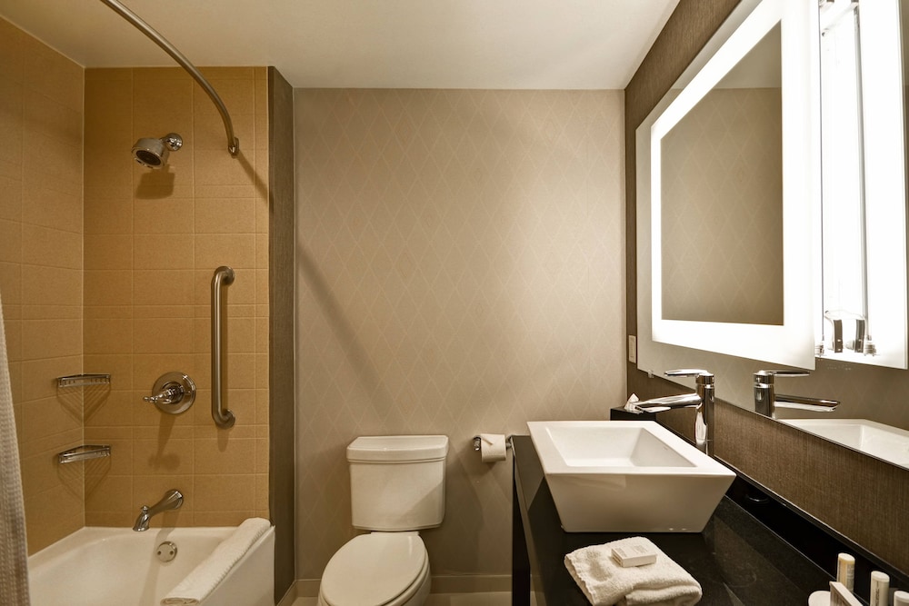 Suite, Multiple Beds - Photo 7