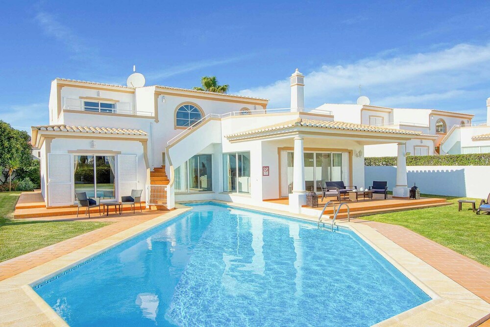 Villa (4 Bedrooms)