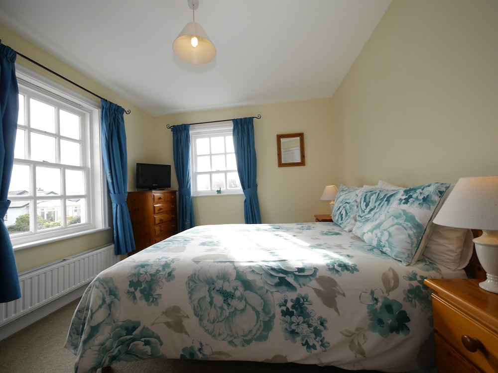 Cottage, 6 Bedrooms photo 2