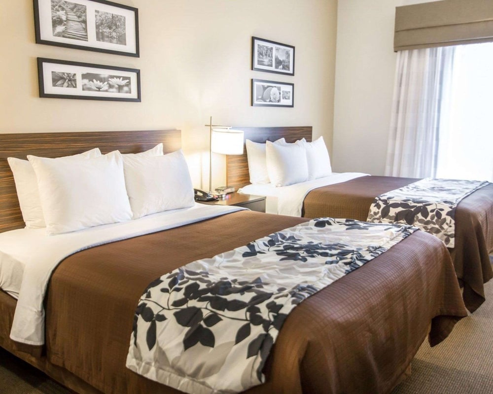 Standard Room, 2 Queen Beds, Non Smoking - Photo 1