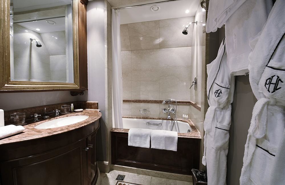 Deluxe Room, 1 King Bed