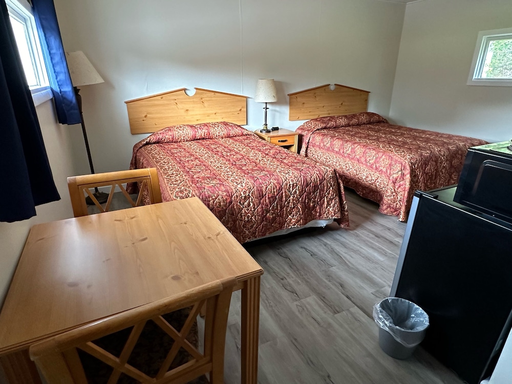 Standard Room, 2 Queen Beds, Non Smoking photo 1