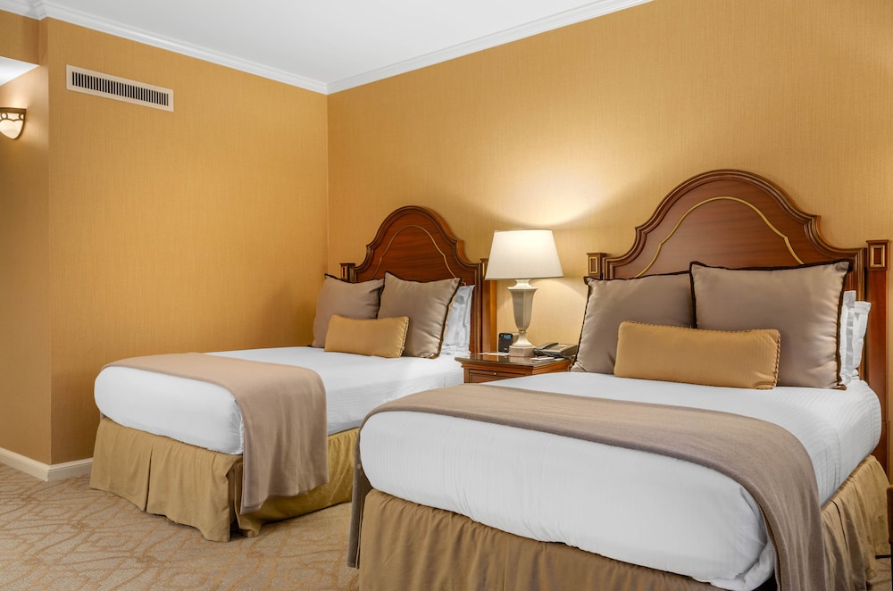 Premier Double Room, 2 Double Beds - Photo 1