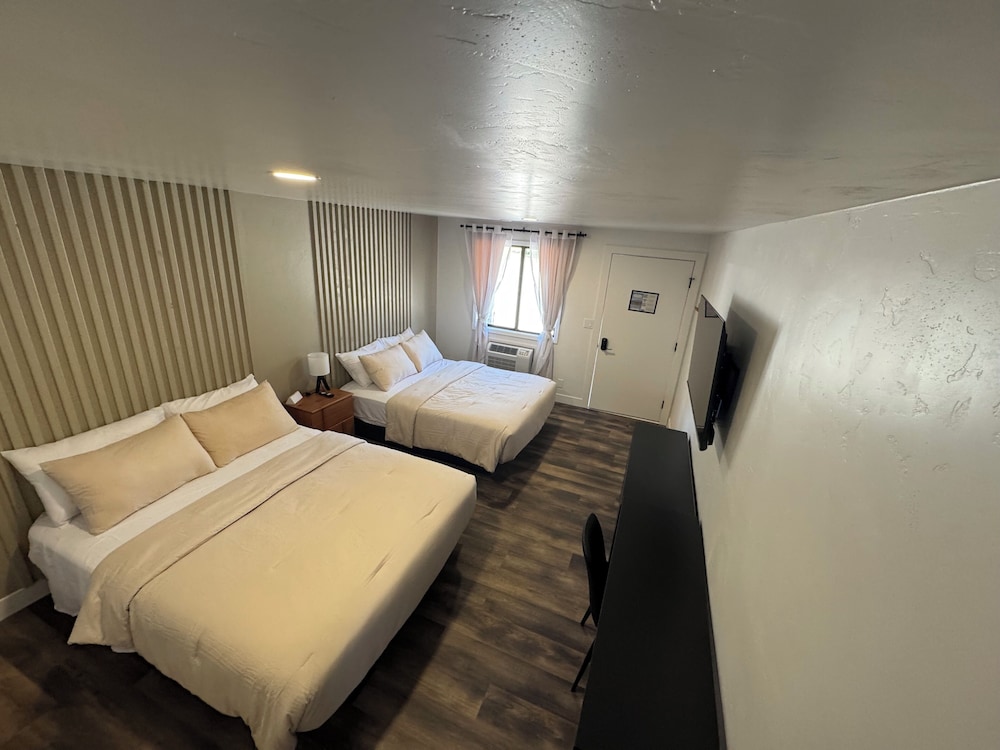 Renovated Deluxe Queens