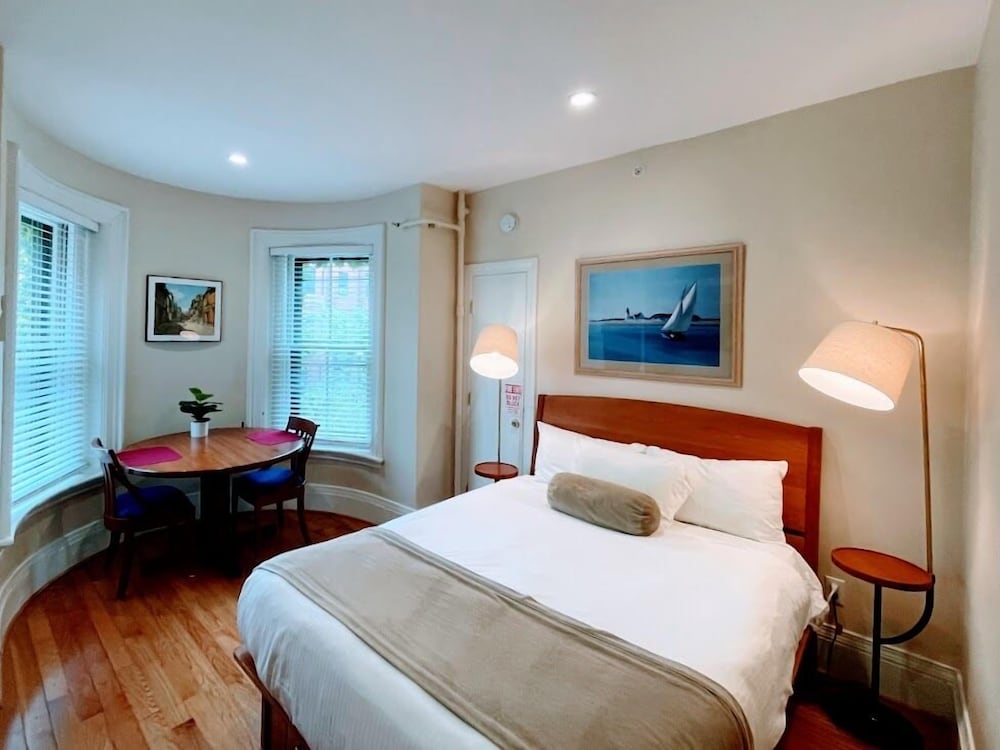 Economy Studio, 1 Queen Bed, Kitchen