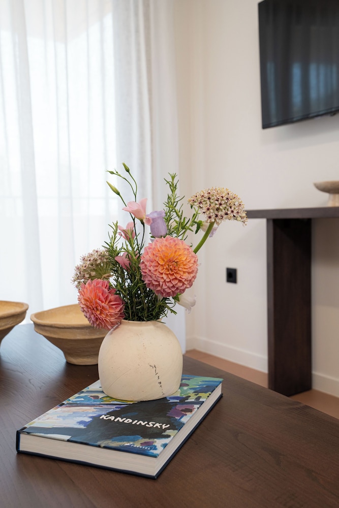 Superior Apartment, City View