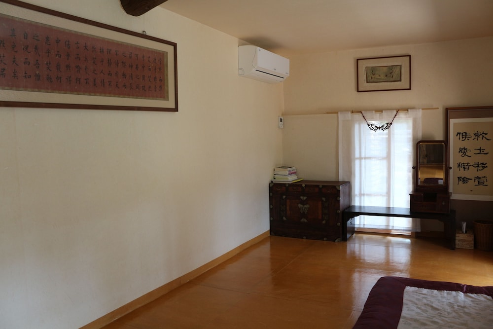 Traditional Room photo 1