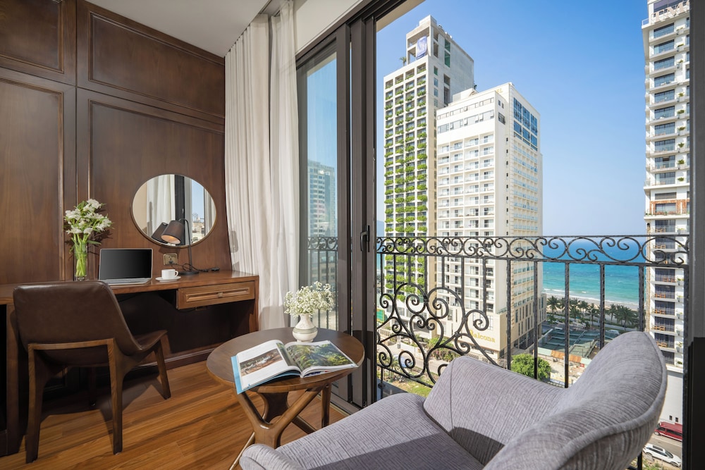 Family Room Balcony with Sea View - Afternoon Tea Included - Photo 5