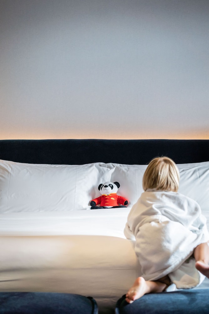 Suite, 1 King Bed (Barcelona)