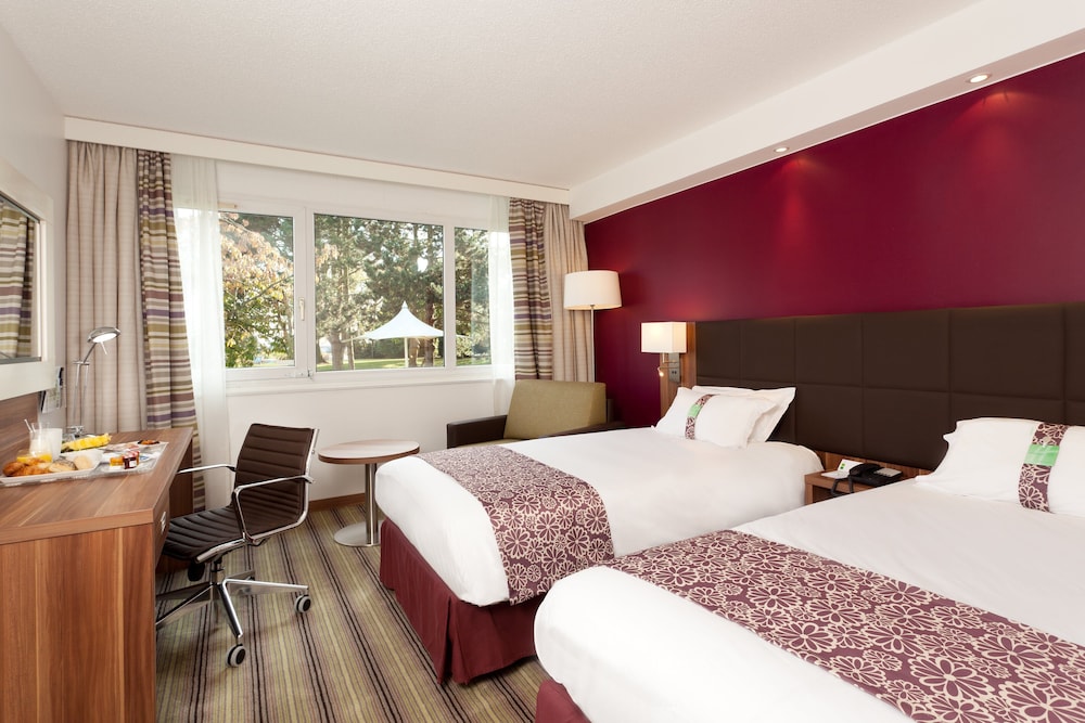 Standard Room, Multiple Beds - Photo 1