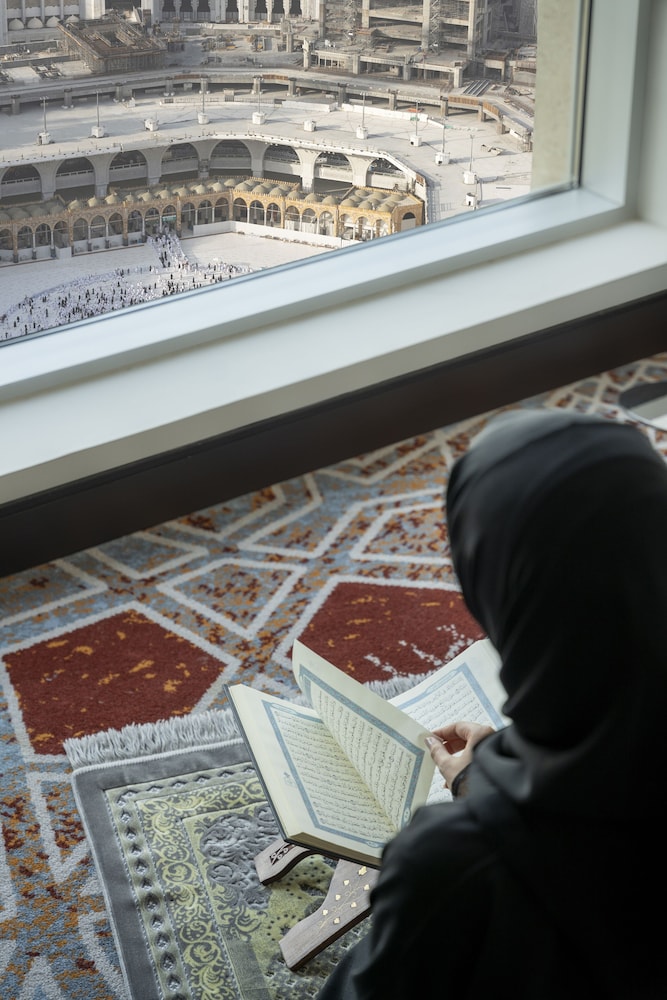 Premier Room, 1 King Bed (Kaaba) - Photo 5