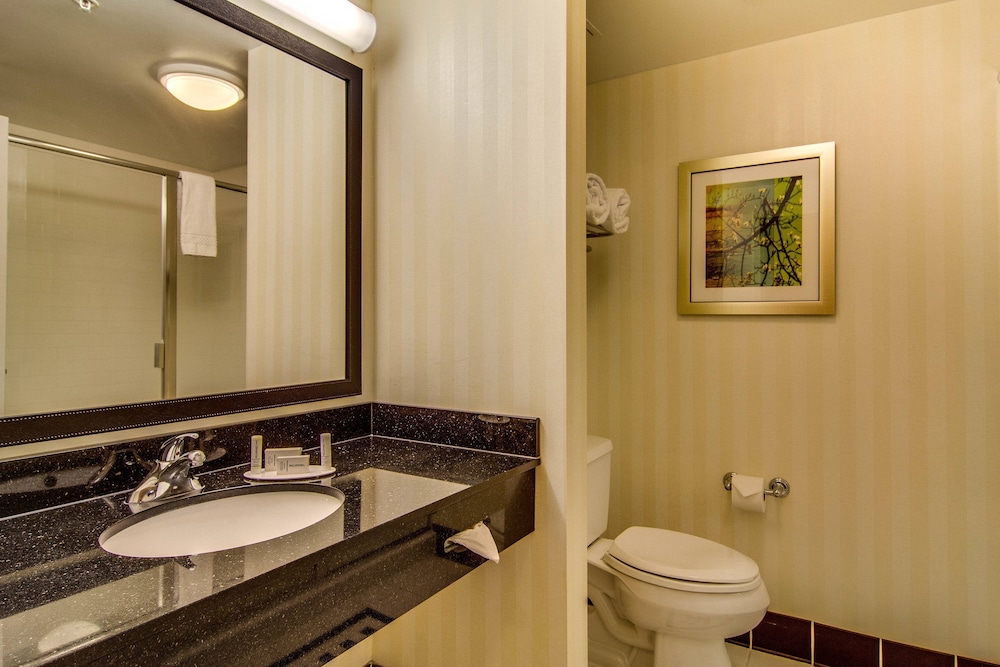 Executive Suite, 1 Bedroom - Photo 4