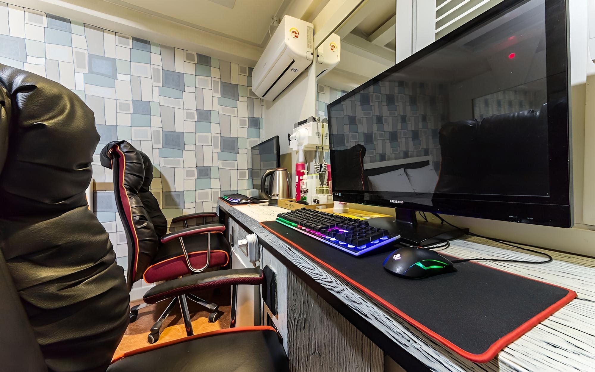 Room (Couple PC A (no hard drive))