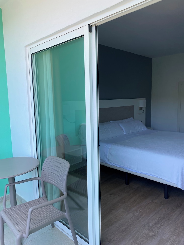 Family Twin Room photo 2