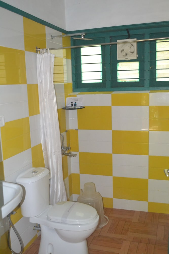 Deluxe Double Room, 1 Queen Bed, Balcony, Garden View photo 3