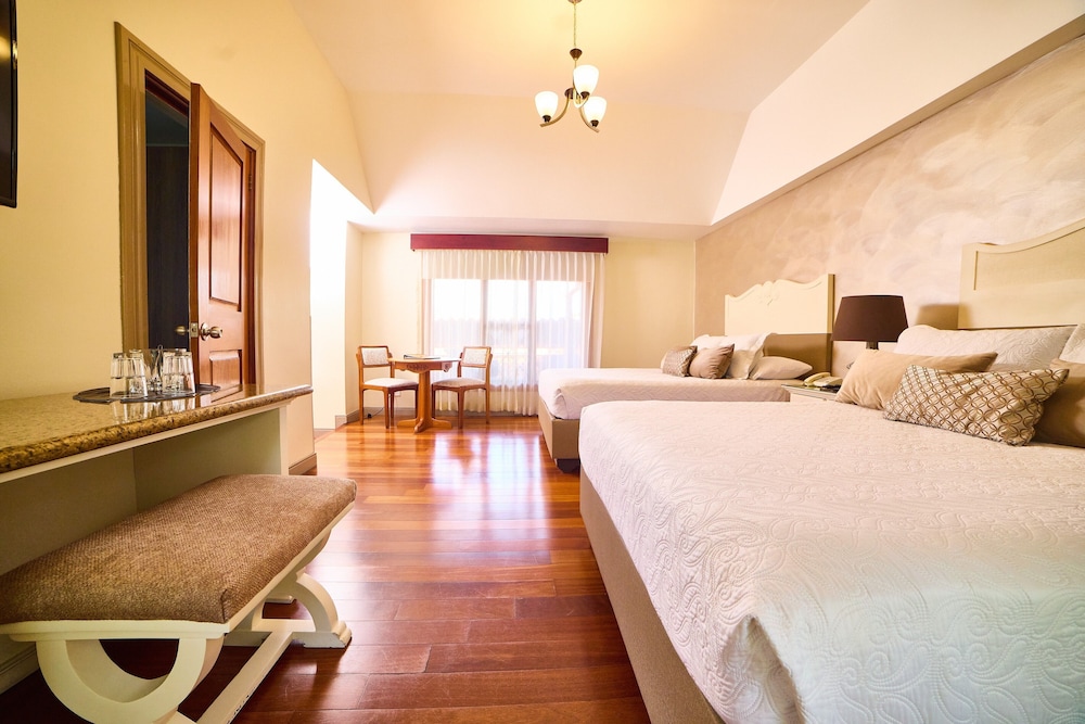 Deluxe Double Room, 2 Queen Beds - Photo 1