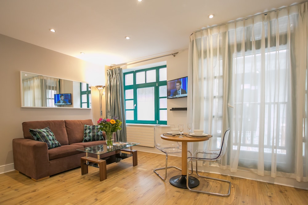 City Apartment, 1 Bedroom, Kitchen, City View photo 2