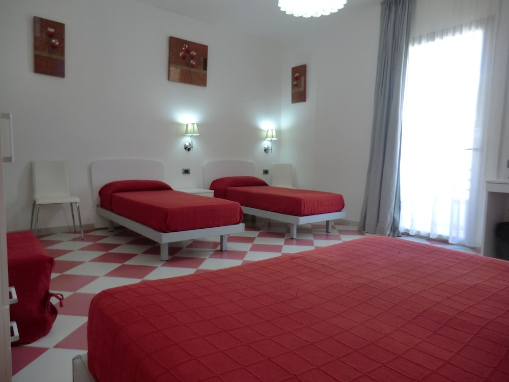 Quadruple Room, Ensuite, Garden View photo 2