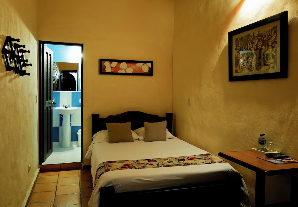 Economy Room photo 3