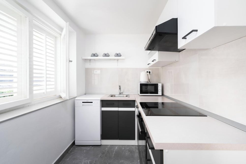Family Apartment, 2 Bedrooms, Sea Facing (Sea View Apartment Doris) photo 3