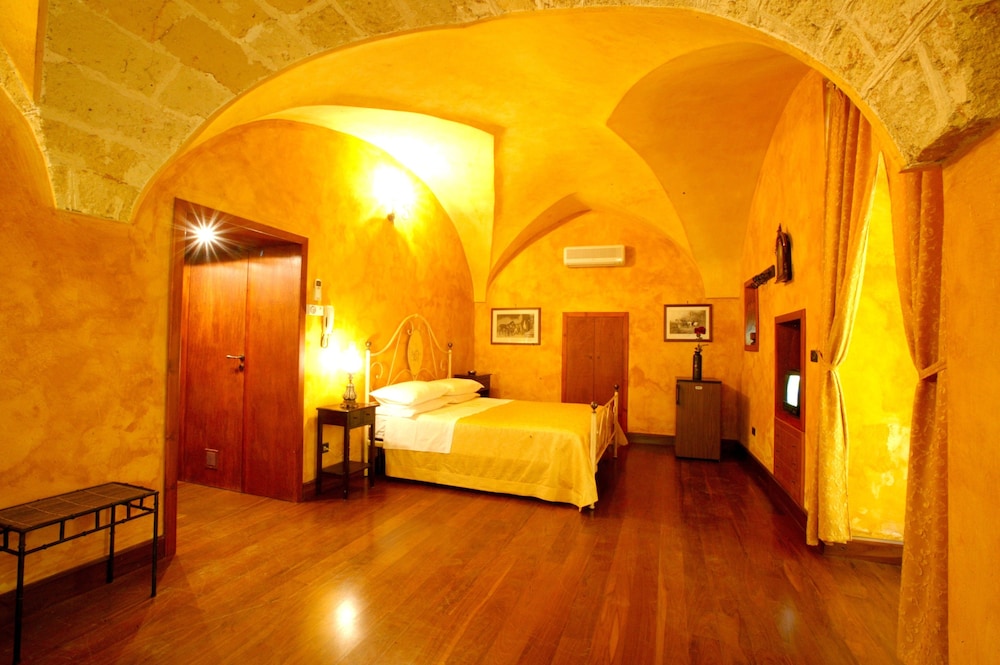 Classic Triple Room photo 2