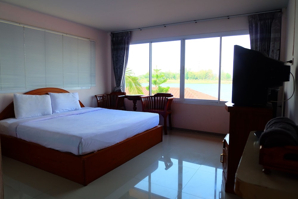 Room with River View photo 1