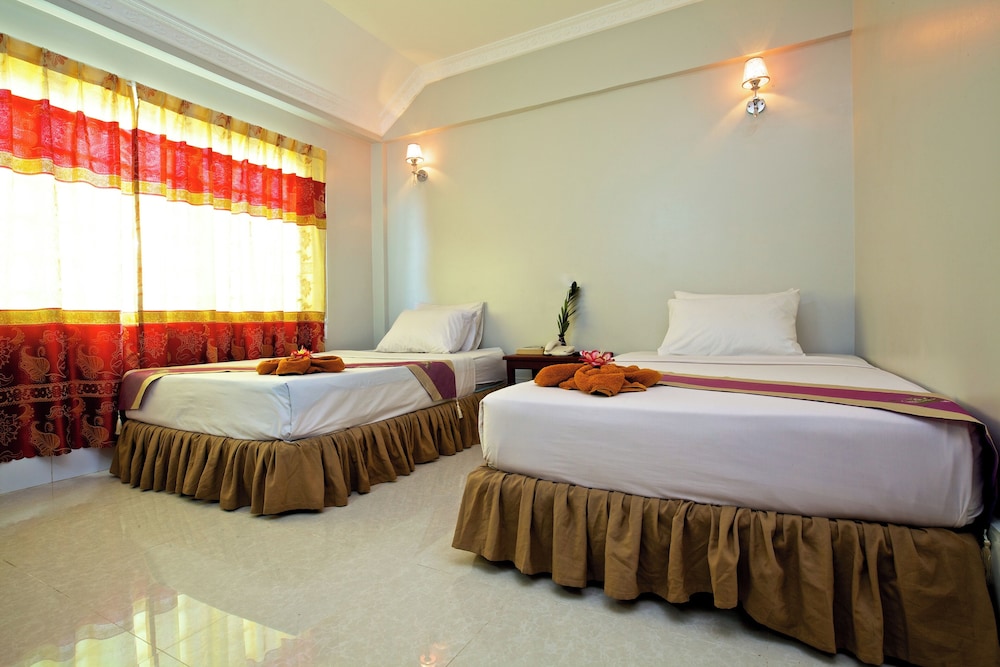 Standard Twin Room, City View