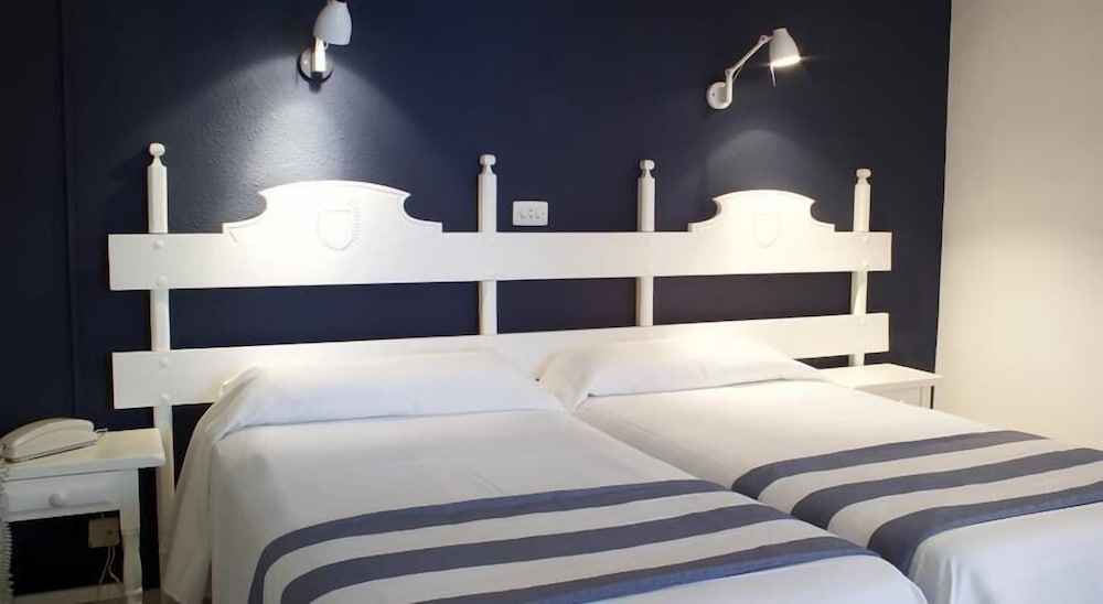 Habitación Familiar con Balcón (2 Adultos y 2 Niños)
