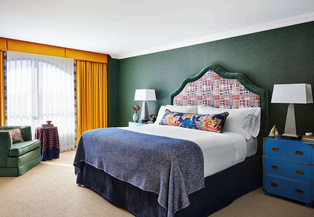 Junior Suite, 1 King Bed, Bathtub (Mobility & Hearing) - Photo 7