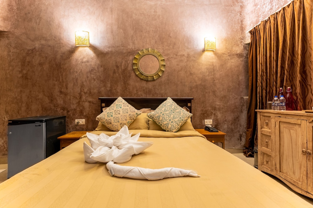Superior Room with Private Balcony - Photo 4