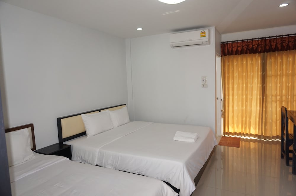 Standard Double or Twin Room photo 1