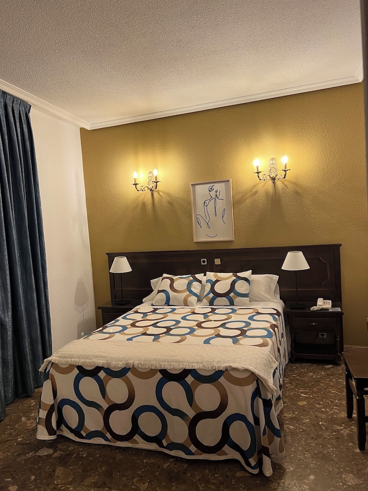 Traditional Double Room, 1 Double Bed, Private Bathroom