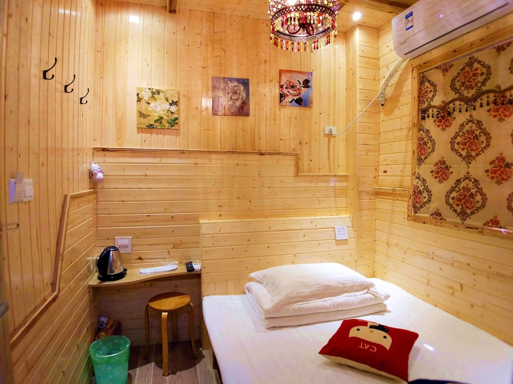 Economy Double Room photo 1