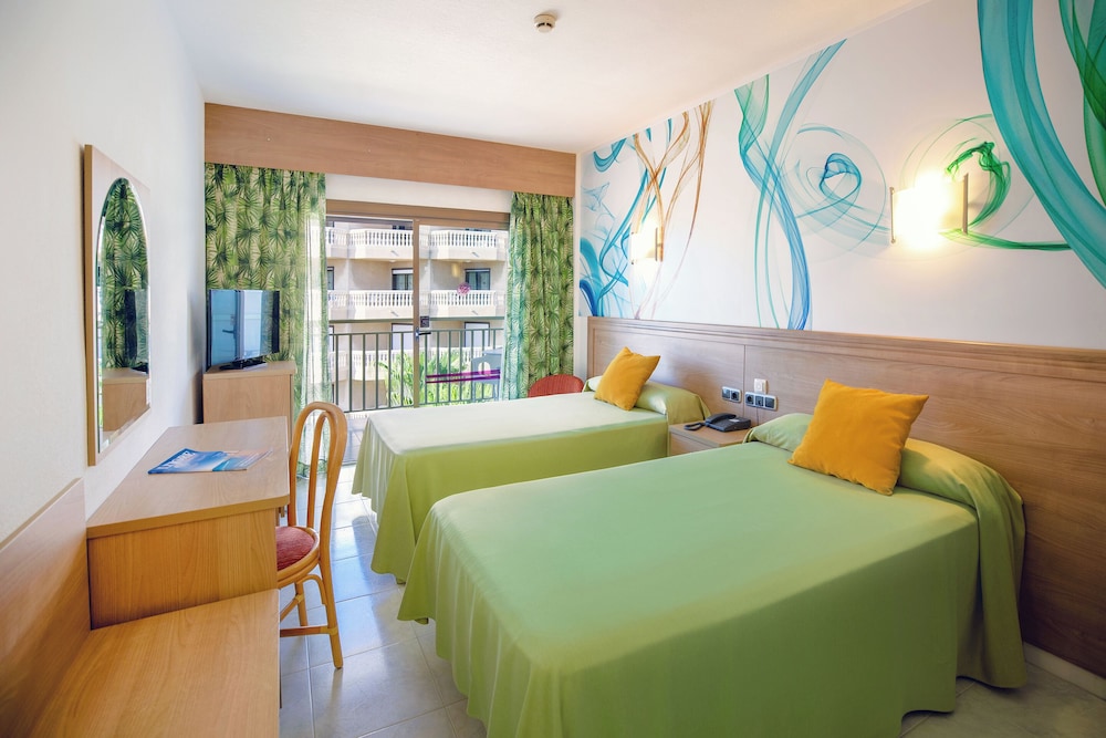 Double Room Single Use, Partial Sea View
