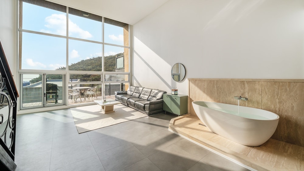 Basic Room, 1 Bedroom (C104(Spa/Private BBQ))
