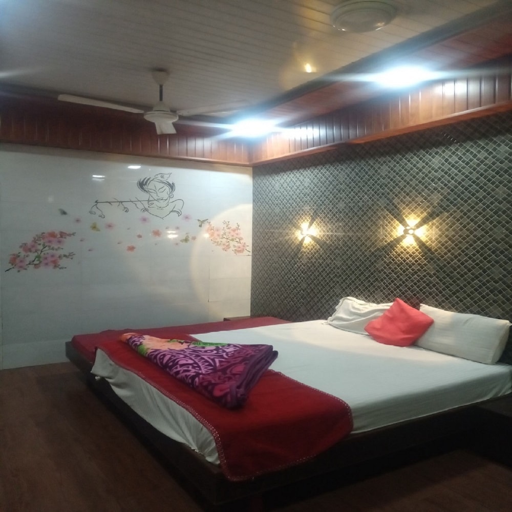 AC Deluxe Room photo 2