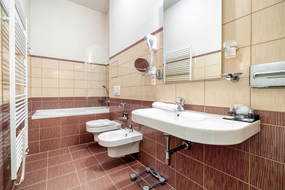 Executive Studio Suite - Photo 5
