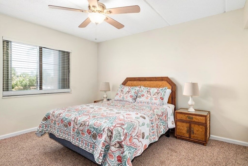 Condo, 2 Bedrooms