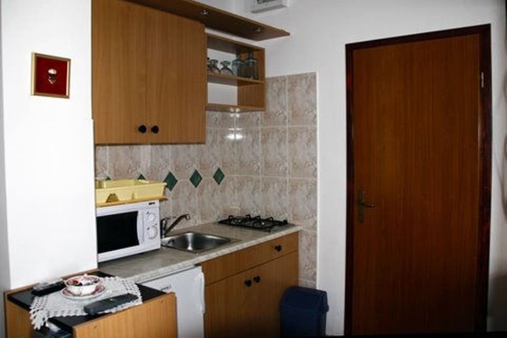 Apartment (Maestro - 30m from the beach & parkin)