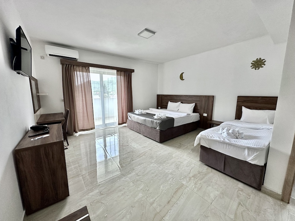 Comfort Triple Room, Balcony, Mountain View