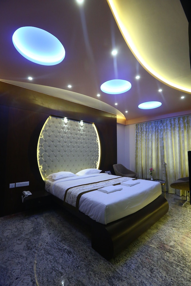 Executive Room - Photo 2