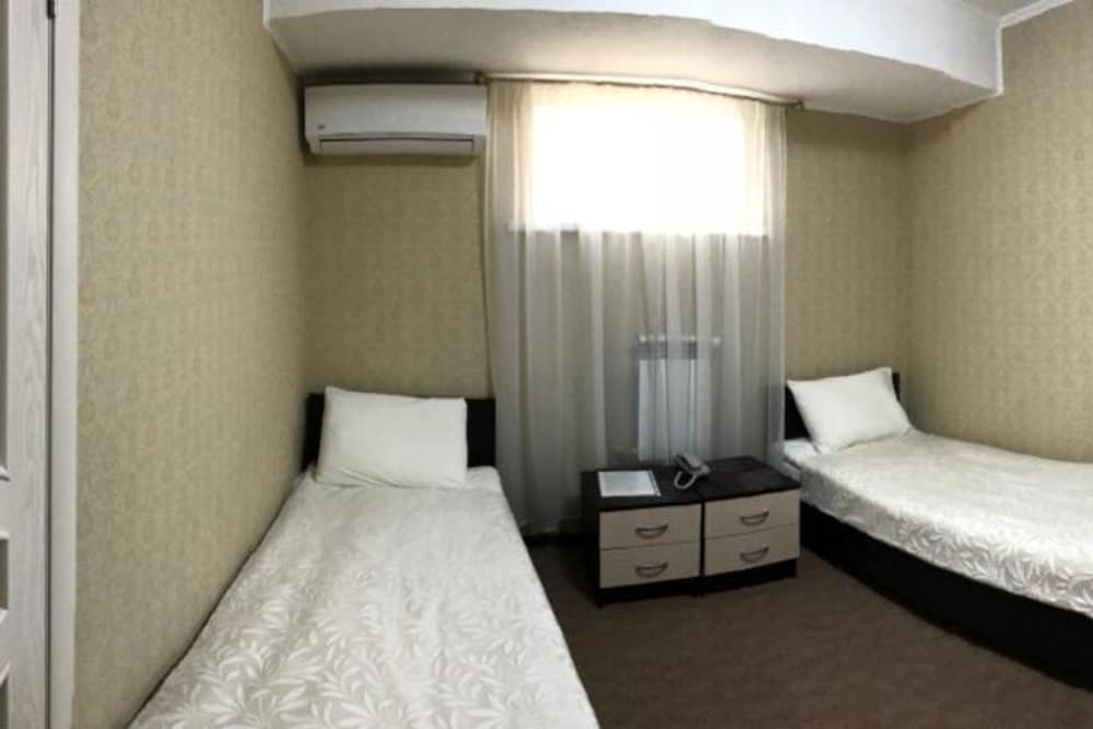 Economy Twin Room photo 1