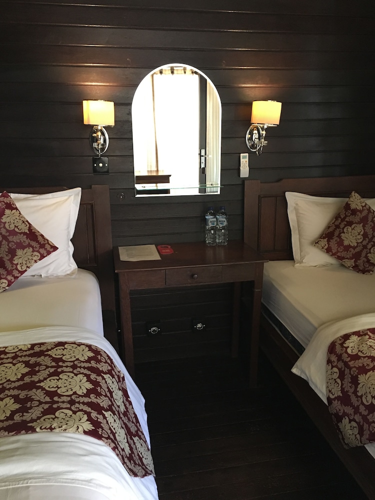 Queen Room with Balcony photo 3